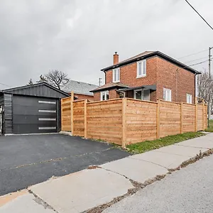 Villa Victoria Park, Toronto
