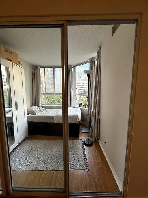 Best Location In Downtown- Walking To Eaton Centre, Nathan Phillips Square, Yonge-Dundas, Ikea,Transit Toronto